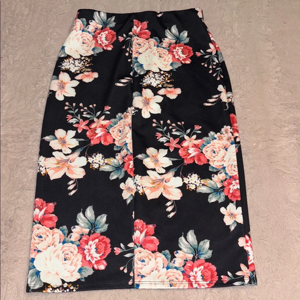Charlotte Russe floral print skirt in size M - Picture 6 of 8